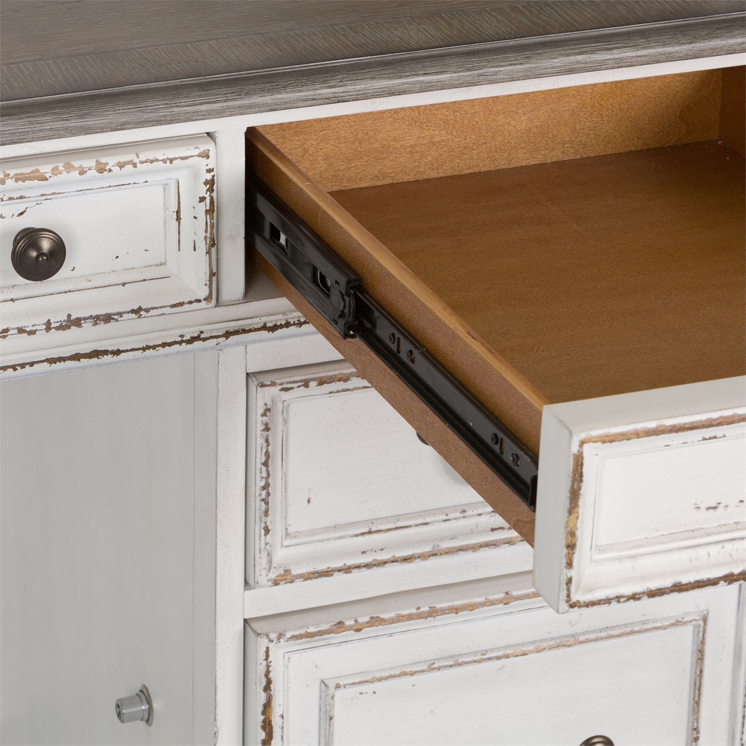 Magnolia manor outlet hutch